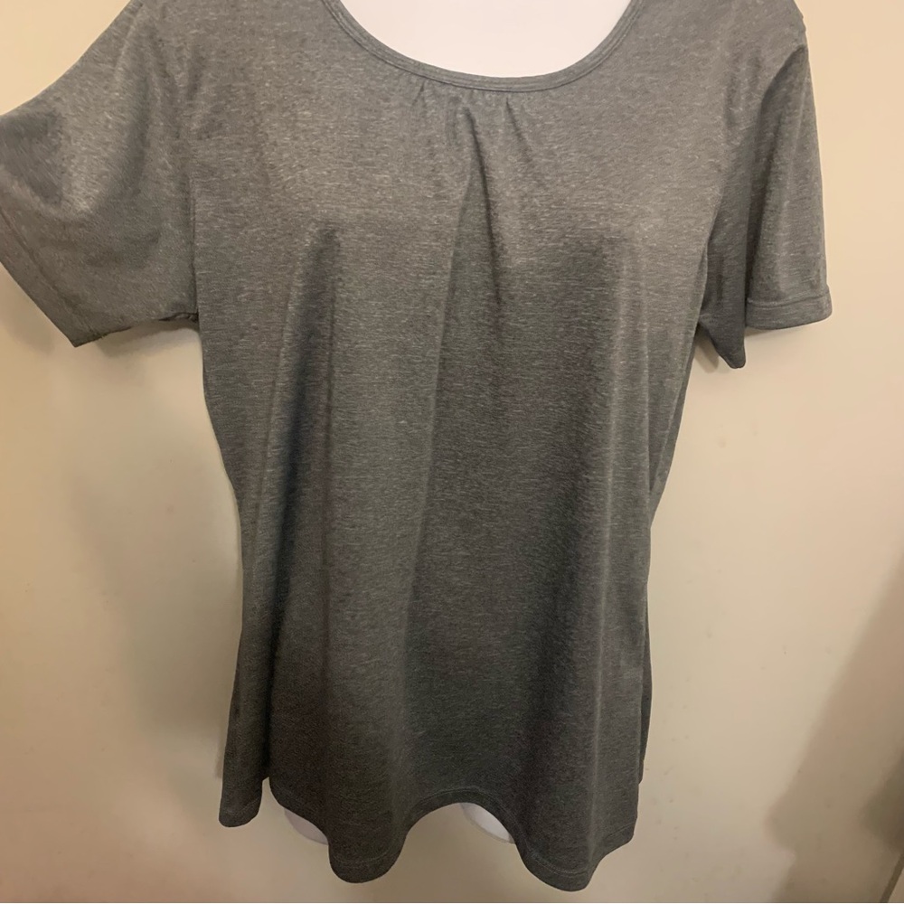 Eddie Bauer Gray Scoop Neck T-Shirt Top Sz XL (athletic type material) - Picture 4 of 10